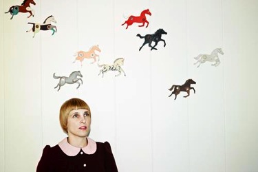 Sara+Lov+photo+4+horses